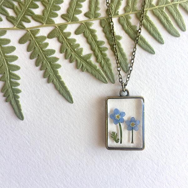 Image for event: Forget-Me-Not Flower Necklace